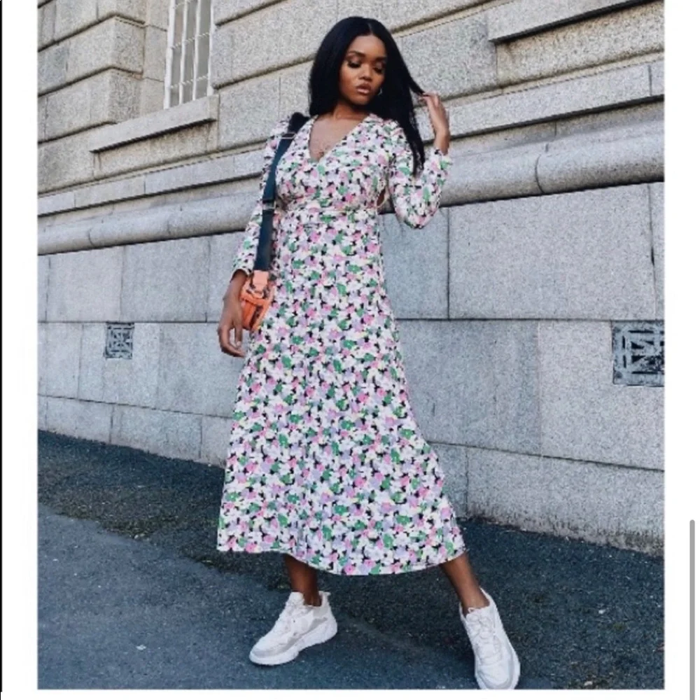 H&M Conscious Floral Print Lyocell-blend Ruched long sleeves Midi Sundress Large - Picture 9 of 15